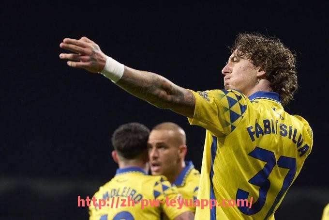 乐鱼体育入口-世俱杯文化产品跨界联名案例及市场表现